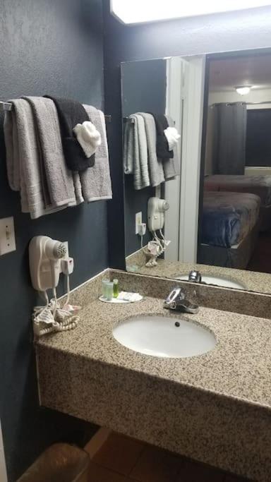 Osu King Bed Hotel Room 109 Wi-Fi Booking Stillwater Ngoại thất bức ảnh